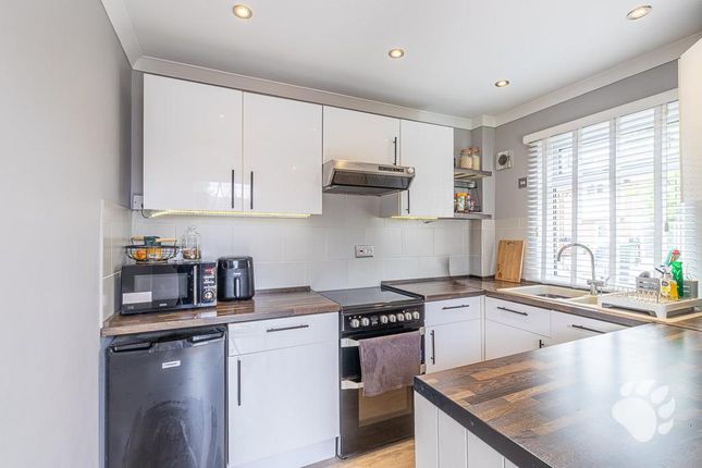 1, Jardine Road, Basildon photo 2