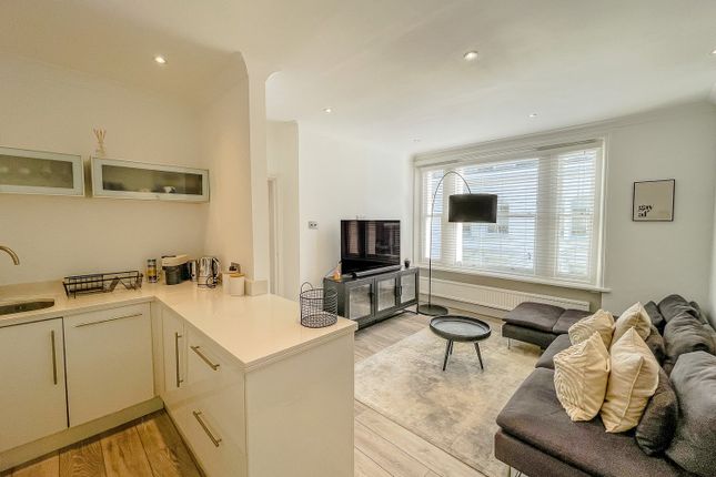 Flat to rent in 40 Lower Thames St, London