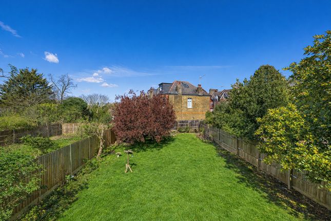 Flat 3, 185, Walm Lane, London photo 4