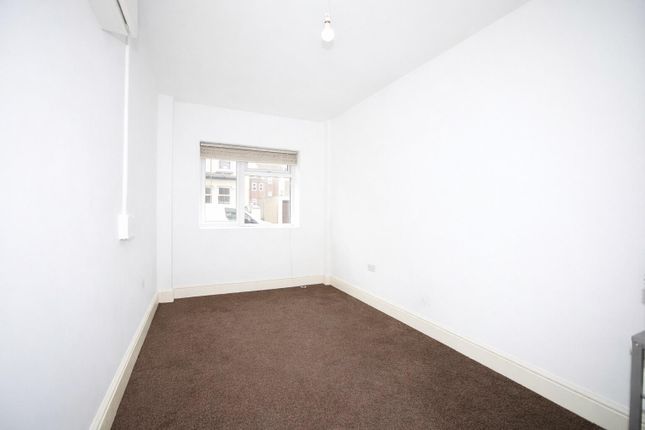 19B, Grange Road, Rochester photo 5
