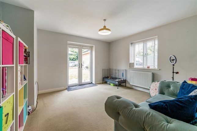 26, Weyhill Gardens, Andover photo 4
