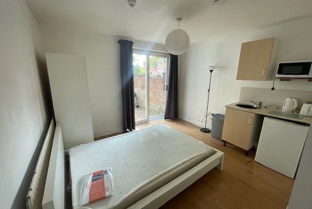 Room 2, Birmingham photo 2