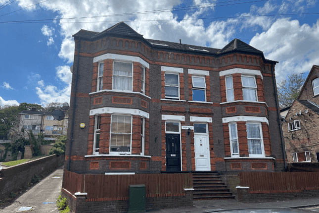 Thumbnail Flat to rent in Stockwood Crescent, Luton