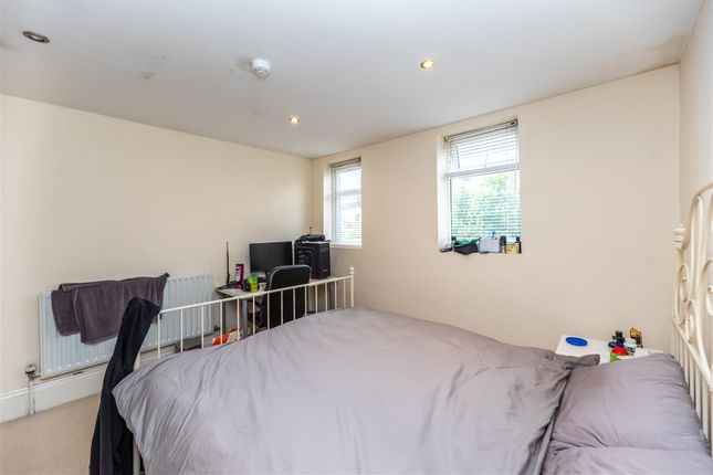 Flat for sale in Gwydr Crescent, Uplands, Swansea