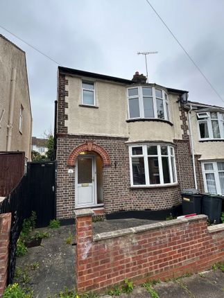 Semi-detached house to rent in Colin Road, Luton