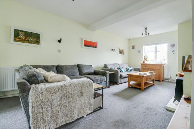 54, Queensmere, Benfleet photo 4
