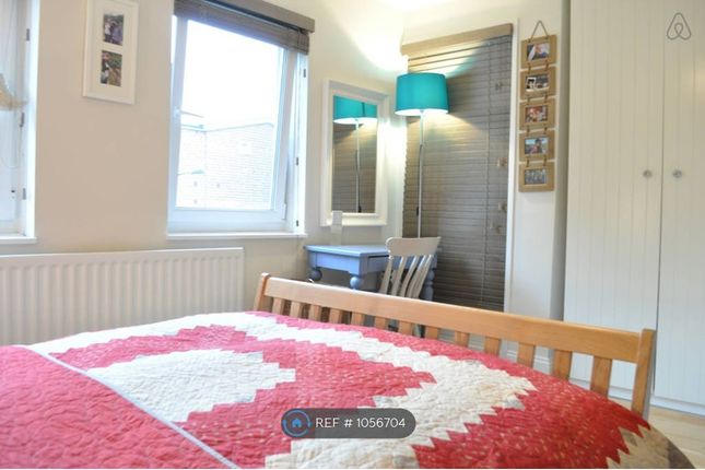 Blanchard Way, London photo 4