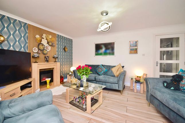 56, Glencairn Drive, Coatbridge photo 4