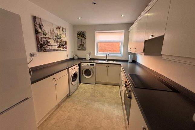 Flat 4 Ranslett Court, Church Road, Formby photo 4