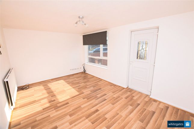36, Royal Close, West Yorkshire photo 3