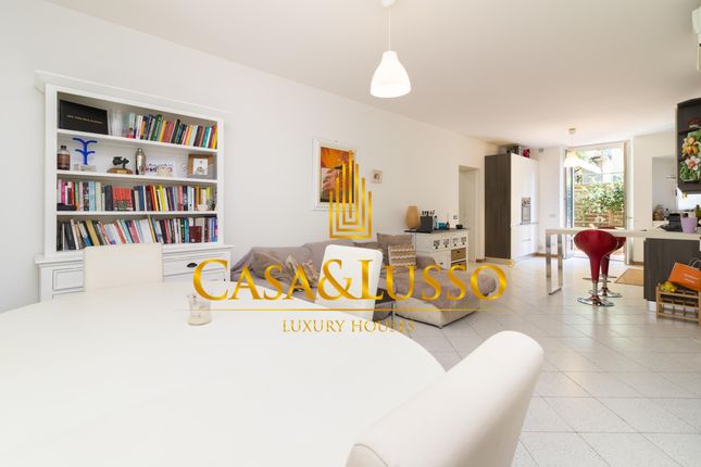 Thumbnail Apartment for sale in Corso Cristoforo Colombo 9, Milan, Lombardy, Italy