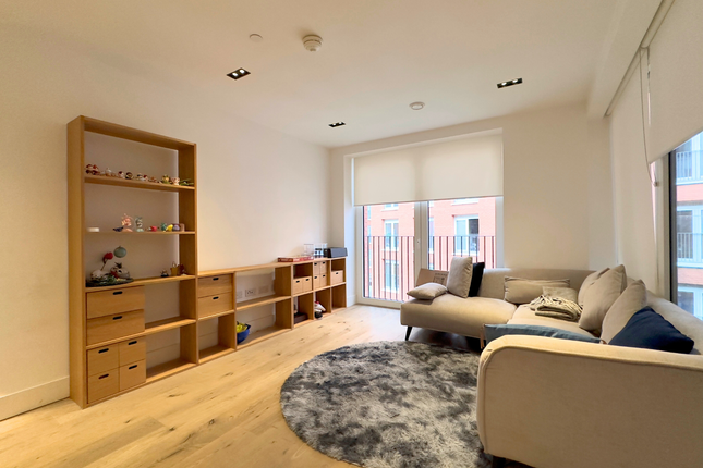 2-bed flat on Flat 32, London, £850,000