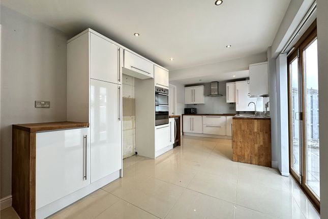 11, Birkdale Green, West Yorkshire photo 3