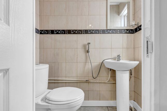 117, Damsonwood Road, Southall photo 4