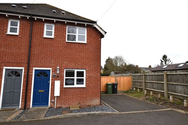 2 bed terraced house to rent in Alexandra Road, Evesham, Worcestershire WR11