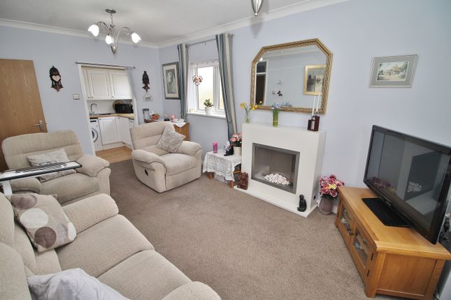 Flat 25, Maple Court, Hayling Island photo 2