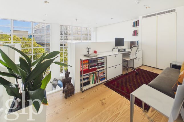 Apartment 2, 109 Charing Cross Road, Greater London photo 2