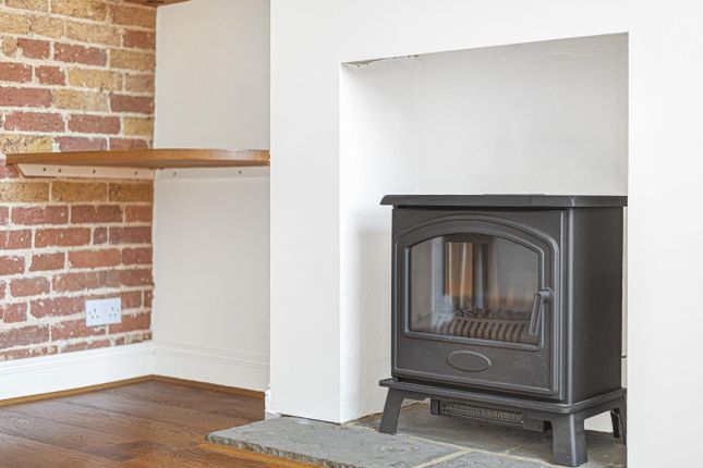 2 Burwood Cottages, One Tree Hill Road, Guildford photo 4