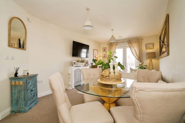 17, Kingsway Gardens, OSSETT photo 3