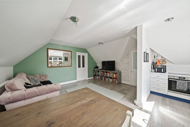 3 Harby Browe Grafton Close, Worcester Park photo 4