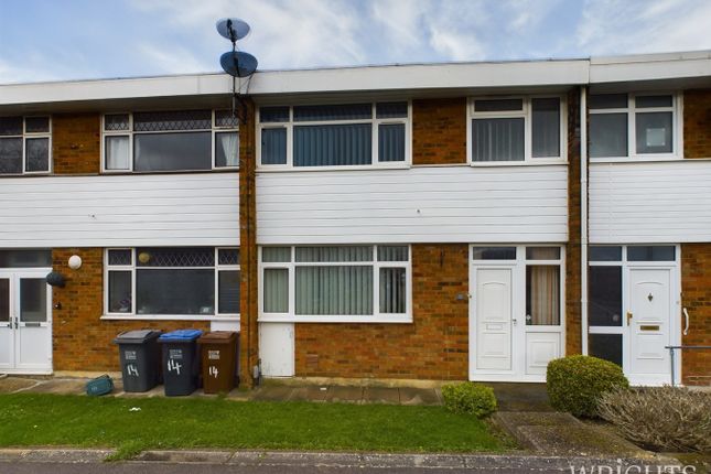 Terraced house for sale in Wood Close, Hatfield