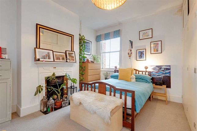 Flat for sale in Chichele Road, London