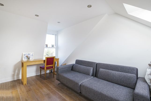 Terraced house to rent in Brightfield Road, London