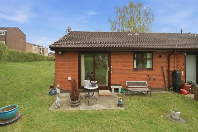 11, Rednall Close, Chesterfield photo 3