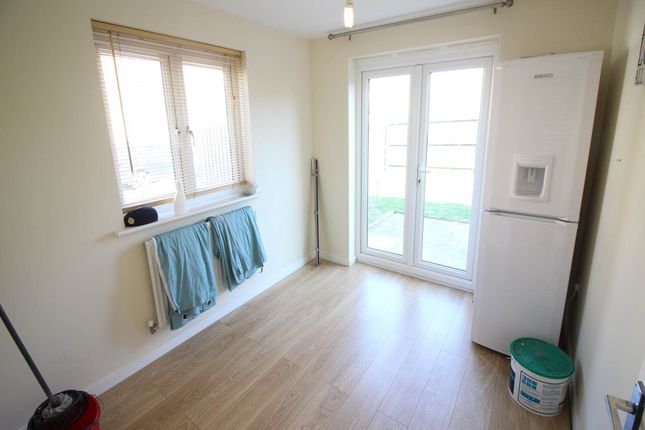 12, Schooner Circle, Newport photo 3