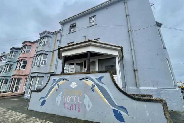 Thumbnail Flat for sale in Borth