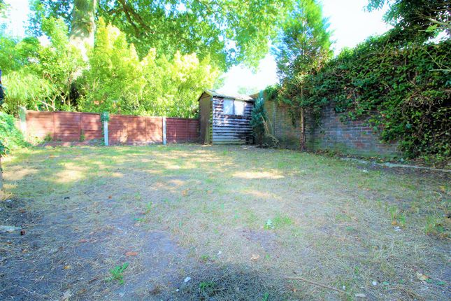 Maisonette to rent in St. Anns Way, South Croydon