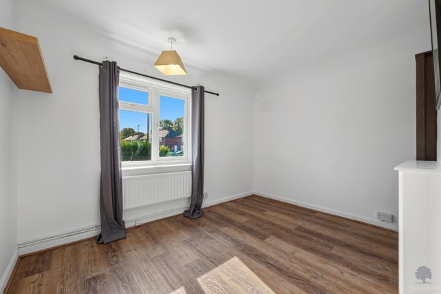 1, Crowland Walk, Morden photo 5