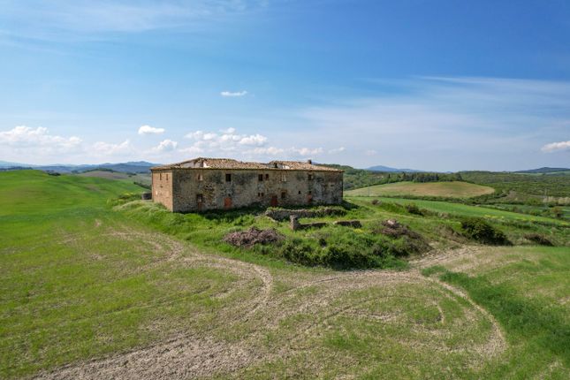 Farmhouse for sale in Via Del Castello, 129, Volterra, Pisa, Tuscany, Italy