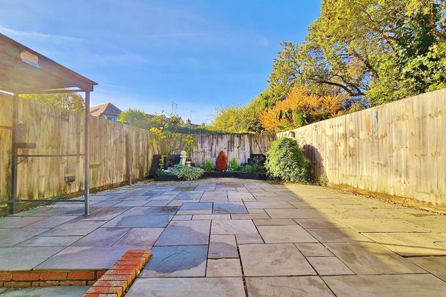 7, Kirby Road, Walton-on-the-Naze photo 3