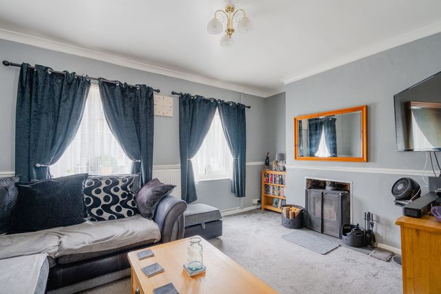 39 Barnfield, Crediton photo 3