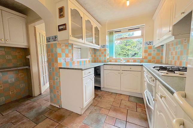 2, Hollybank Avenue, Wolverhampton photo 4