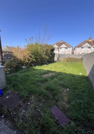 29, Eastleigh Drive, Milford Haven photo 2