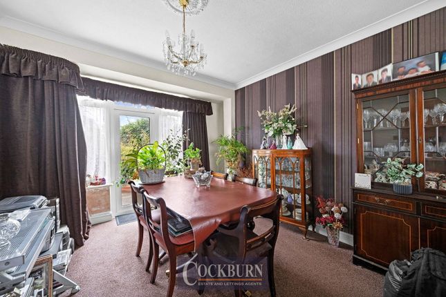 61, Clayhill Crescent, London photo 3
