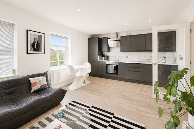 Flat 3, 25, St. Lawrence Chase, Kent photo 2