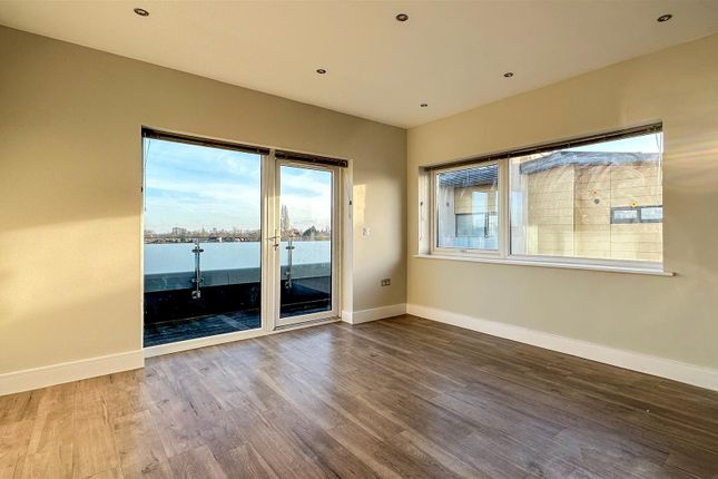7, Cypress Court, Uxbridge Road photo 2