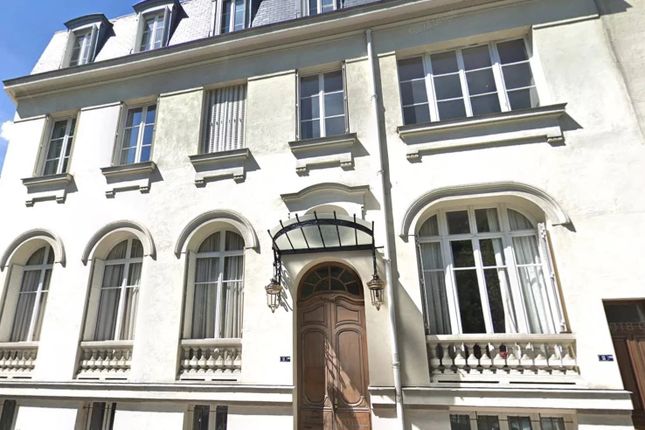 Detached house for sale in Paris, 75000, France