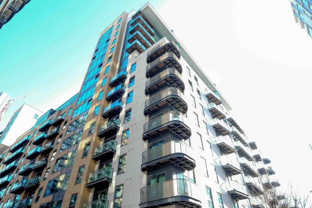 Flat to rent in 41 Millharbour, South Quay