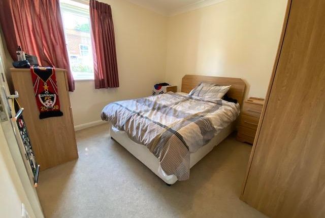 7, Abbeyfields, Peterborough photo 2