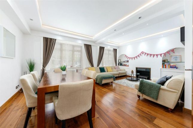 Flat for sale in Sussex Lodge, Bayswater, London