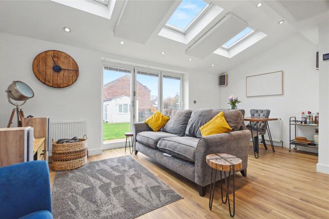 14, Taylor Grove, Leeds photo 3