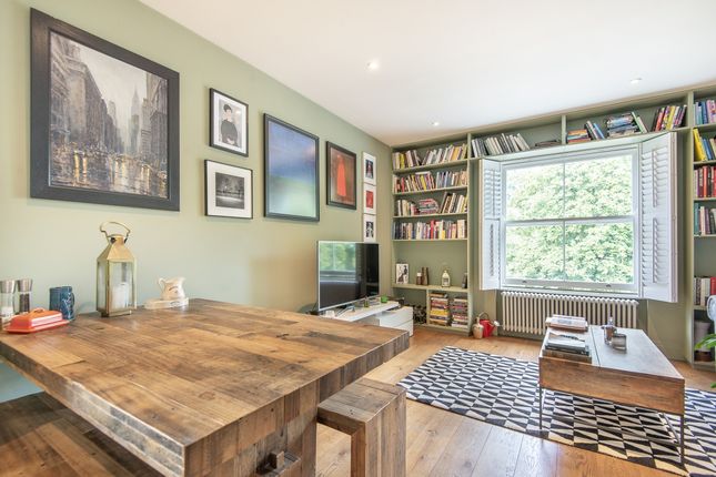 Flat H, 61, Clapham Common South Side, London photo 3