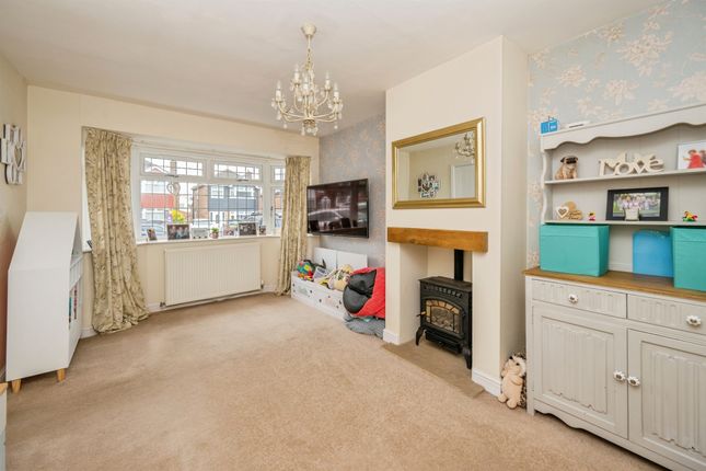 49, Sandringham Drive, Derby photo 3