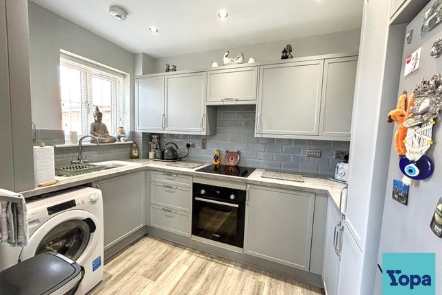 47, Sandy Crescent, Southend-on-sea photo 4