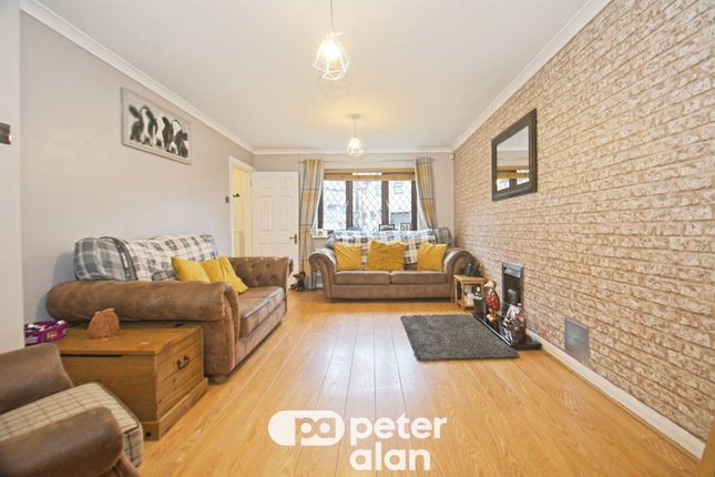 10, Eagle View, Bridgend photo 3