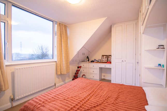37 Millfield Crescent, Leicester photo 5
